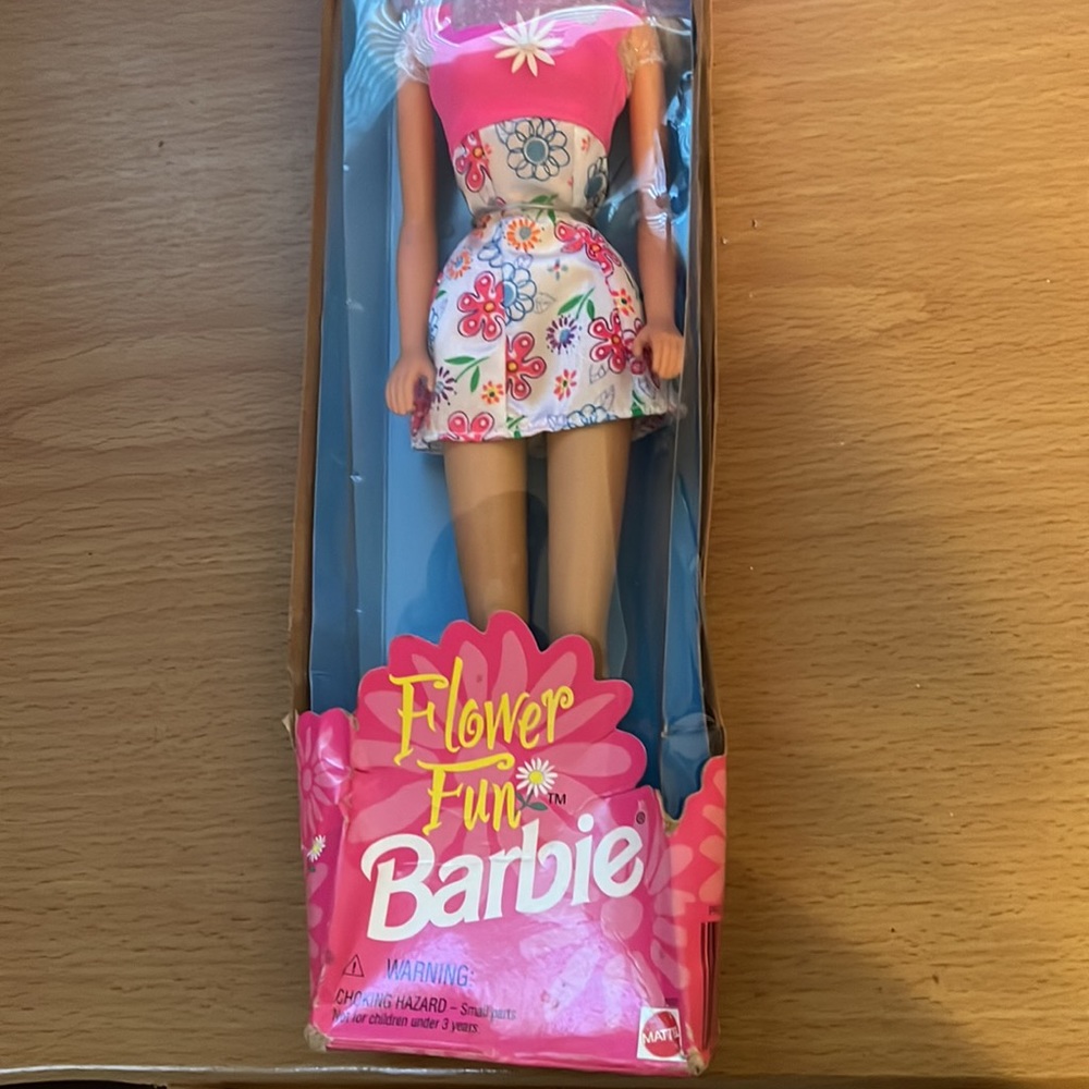 NIB Flower Fun Barbie - Picture 3 of 4